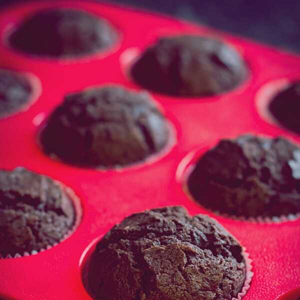 Muffiny kakaowe z powidłem śliwkowym