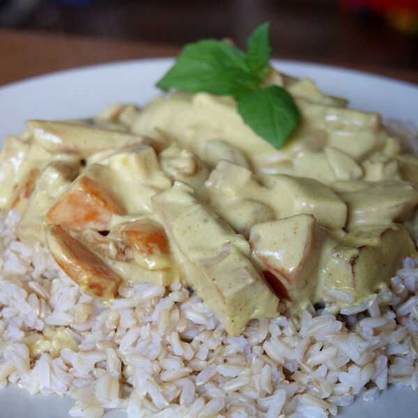 Curry z wędzonym tofu