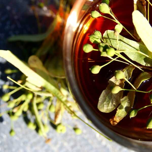 DIY Herbatka z owoców lipy na problemy skórne i przeziębienie