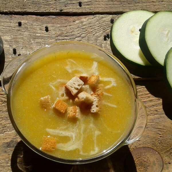  Simple zucchini- courgette soup/ einfache Zucchinisuppe/ łatwa zupa z cukinii