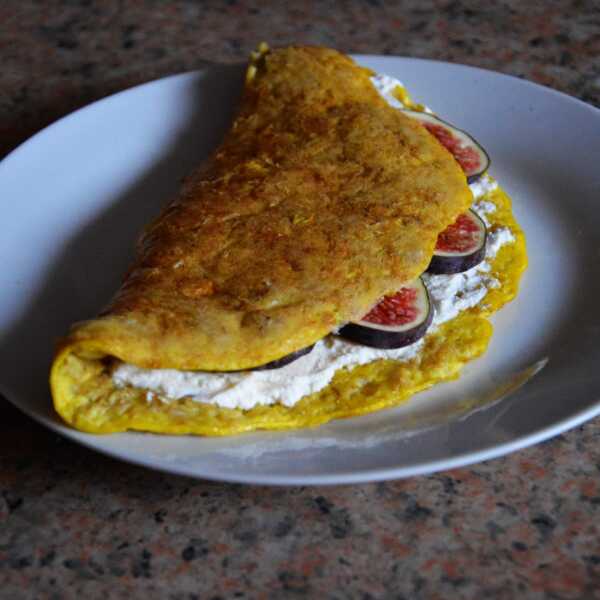 Omlet owsiany z figami i ricotta