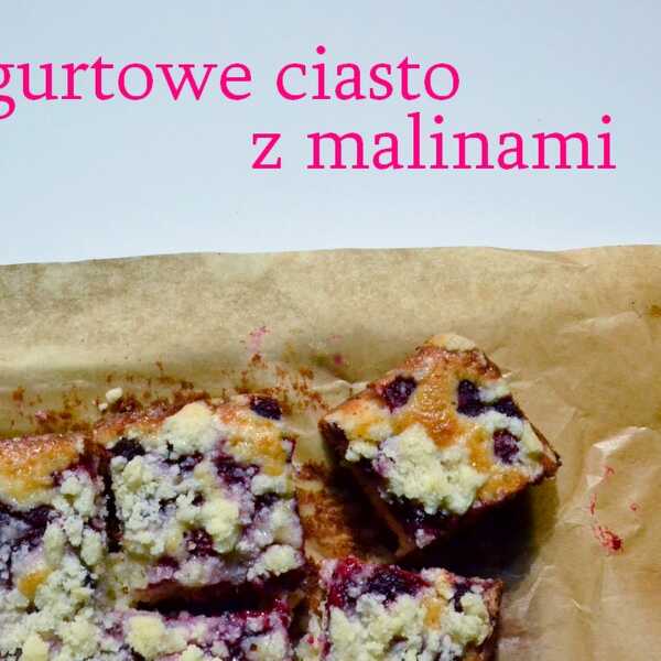 Jogurtowe ciasto z malinami