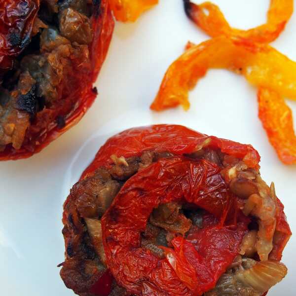 Pomidory faszerowane pikantną soczewicą