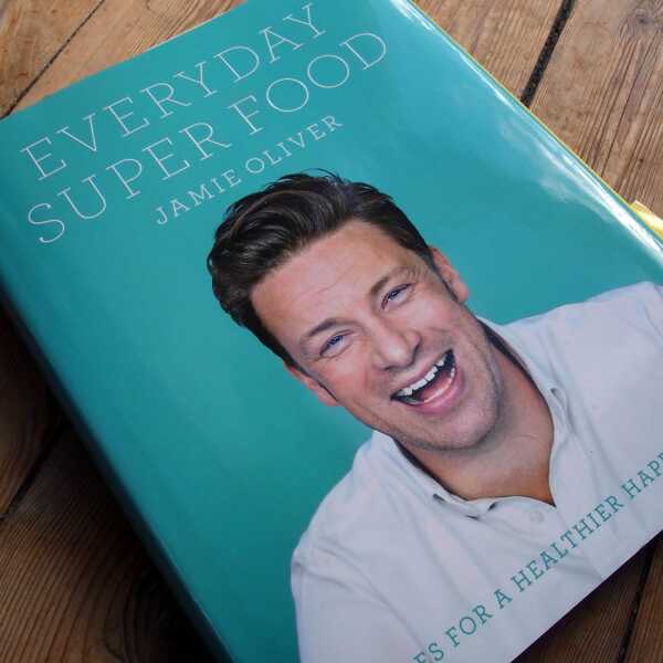 Czy super-food to rzeczywiście super-sprawa? - nowa książka Jamiego Olivera