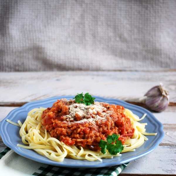 Spaghetti à la bolognese z czerwoną soczewicą