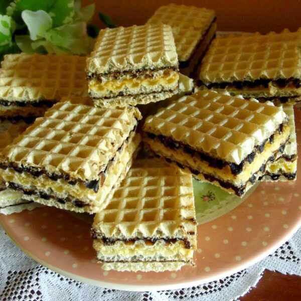 Wafelki z nadzieniem do kawy