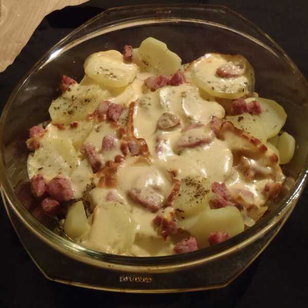 Polish smoked cheese potato casserole