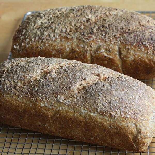 Chleb pszenno-razowy z sezamem i dodatkiem kaszy jaglanej