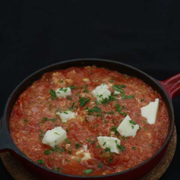 Menemen z serem feta