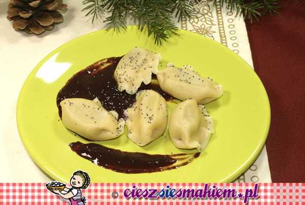 PIEROŻKI MAKOWE W SOSIE MALINOWYM