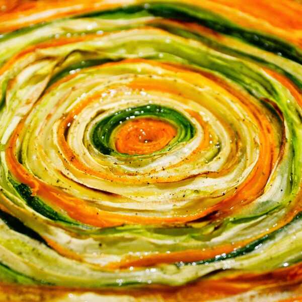 Spiralna tarta warzywna