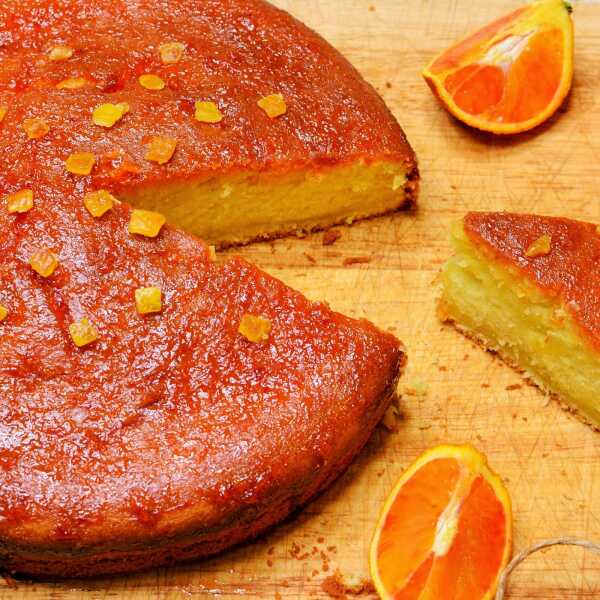 Wilgotne ciasto podwójnie pomarańczowe 