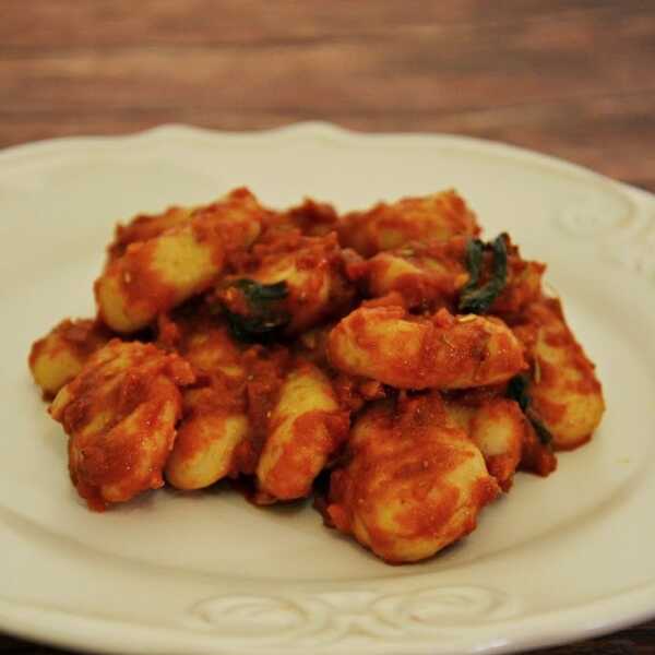 Gnocchi fasolowe w sosie pomidorowym