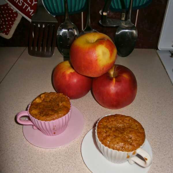 Kawowe muffinki z jabłkiem.