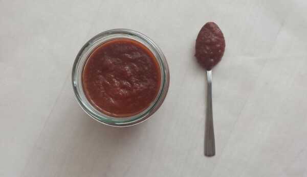 Ketchup z pomidorów malinowych (pikantny sos pomidorowy)