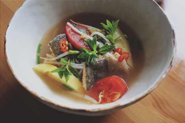 Rybna zupa z tamaryndowcem