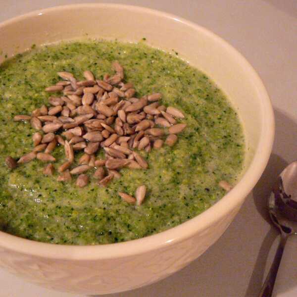 Surowa zupa brokułowo-cukiniowa / Raw broccoli zuccini soup