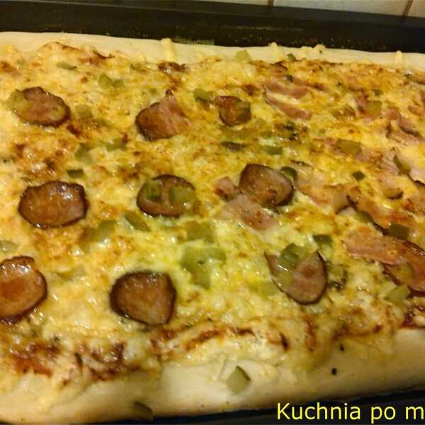 Święto pizzy w Kuchni po mojemu. Znowu;) Kurczak curry z ananasem i wiejska tym razem.