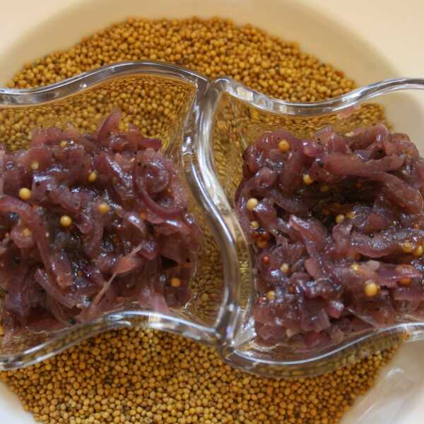 KONFITURA Z CZERWONEJ CEBULI Z MUSZTARDĄ FRANCUSKĄ