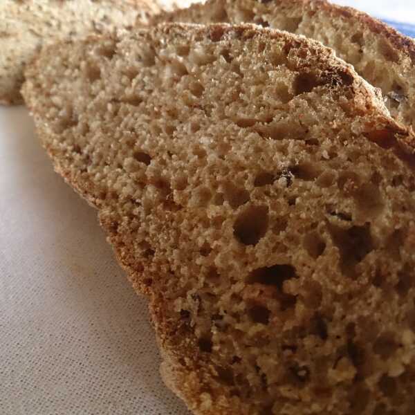 Chleb mieszany z czerstwym razowym pieczywem