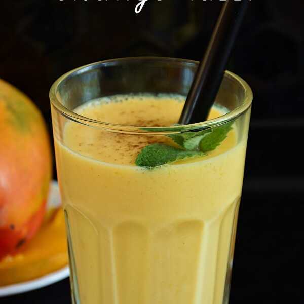 Mango Lassi - Koktajl z mango, jogurtu z nutą kardamonu