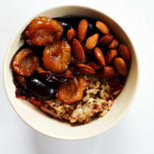 Seasonal porridge bowl with plum compote