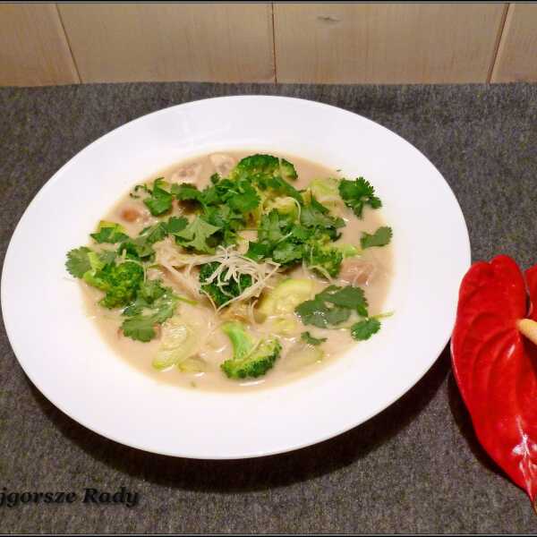 Zupa z zielonym curry