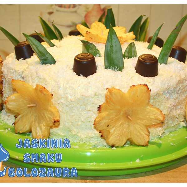 Tort ananasowo kokosowy - mocno zakrapiany rumem