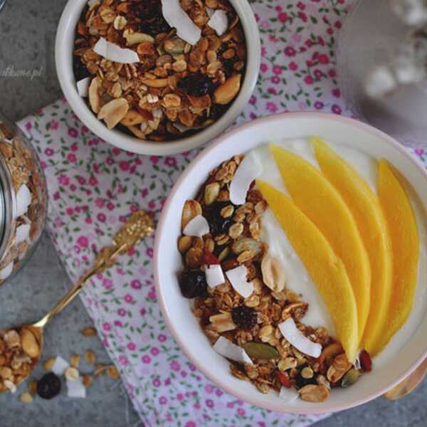 Kokosowa granola - zdrowe i szybkie śniadanie