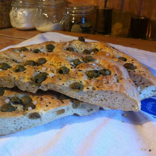 Najprostsza focaccia z oliwkami