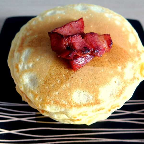 English breakfast- Pancakes z boczkiem i syropem klonowym