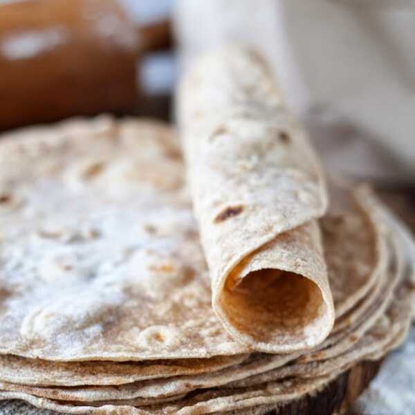 Domowe placki tortilla z mąki pełnoziarnistej