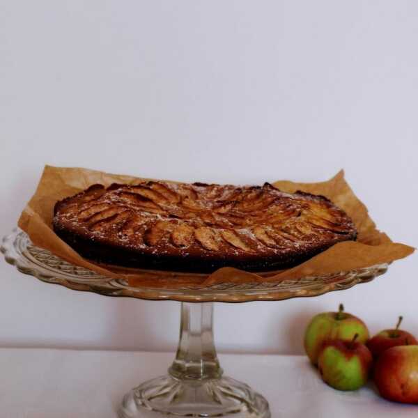 Delikatne ciasto z jabłkami - szybko i wygodnie!