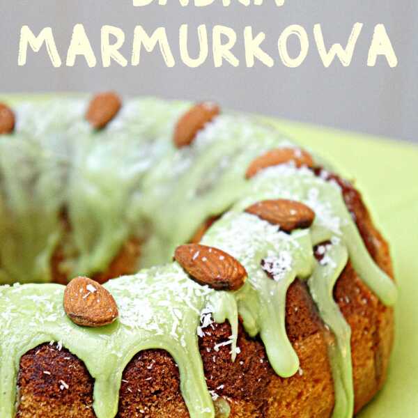 Babka marmurkowa z zielonym lukrem