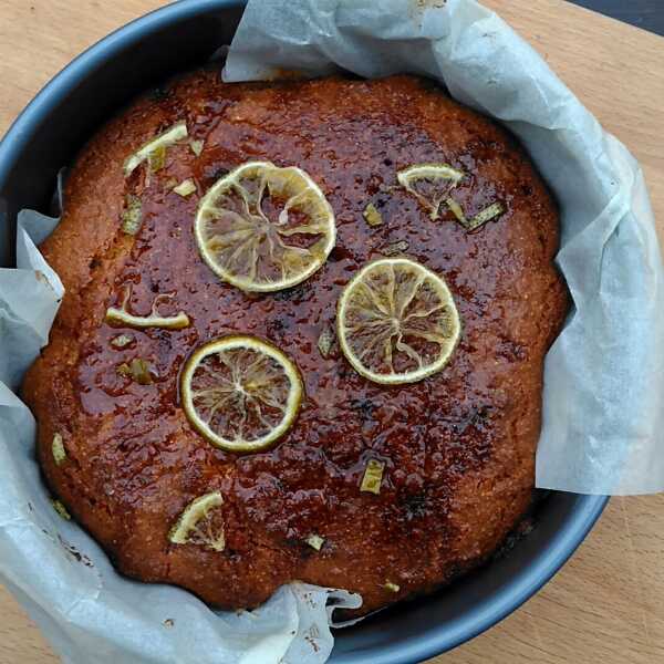 Lime drizzle almond polenta cake (bezglutenowe ciasto z limonką)