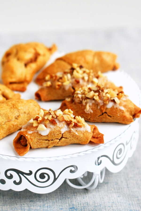 Bezglutenowe i bezmleczne rogale à la marcińskie z ciasta półfrancuskiego (4 wersje) / Gluten-free and dairy-free danish pastry croissants with nuts and white poppy seeds