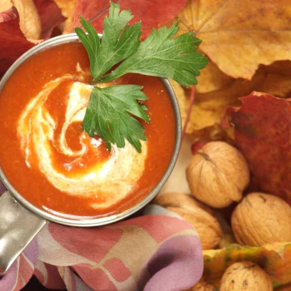 Jesienna, pikantna zupa krem pomidorowo-paprykowa. I kilka słów o przemijaniu...