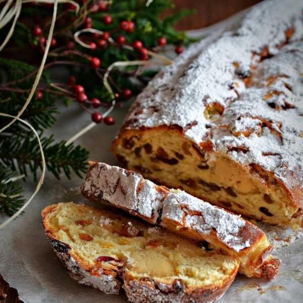 Stollen (drożdżowa strucla świąteczna)