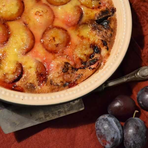 Pomarańczowe clafoutis ze śliwkami