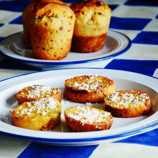 Mini panettone. Drożdżowe babeczki napakowane bakaliami i wykwintne, świąteczne tosty. BLW