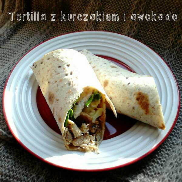 Sosy FOLWARK - Zdrowa tortilla z kurczakiem i awokado