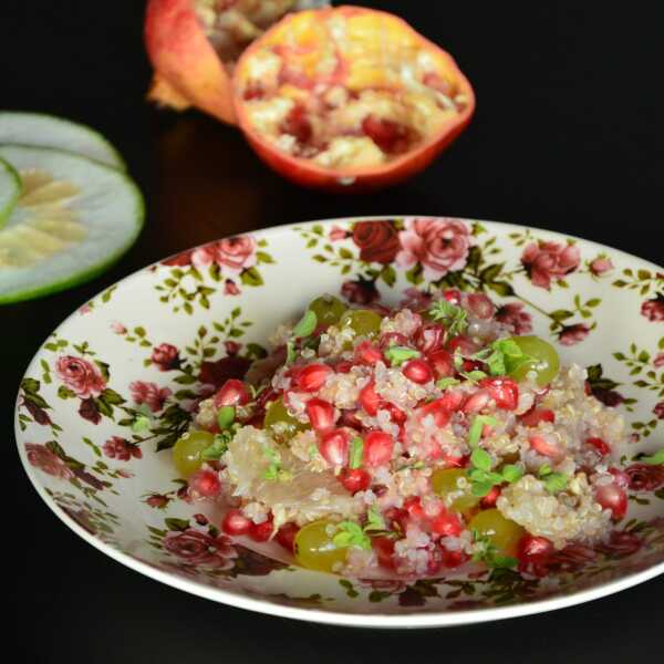 Owocowa sałatka z rybą i quinoa. BLW