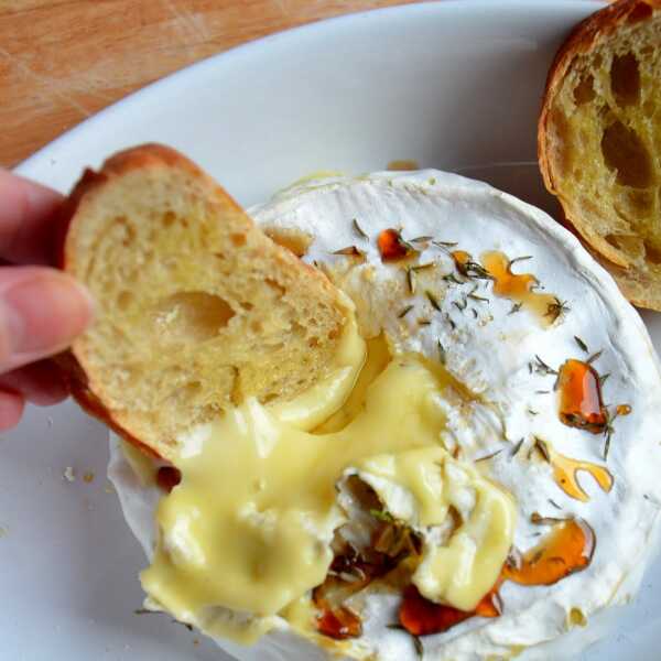 Pieczony camembert