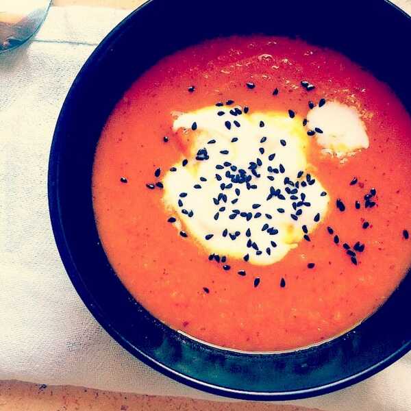 Pikantna zupa marchewkowa