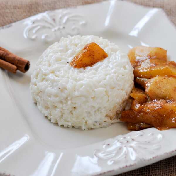 Pudding ryżowy z karmelizowanym jabłkiem i mango