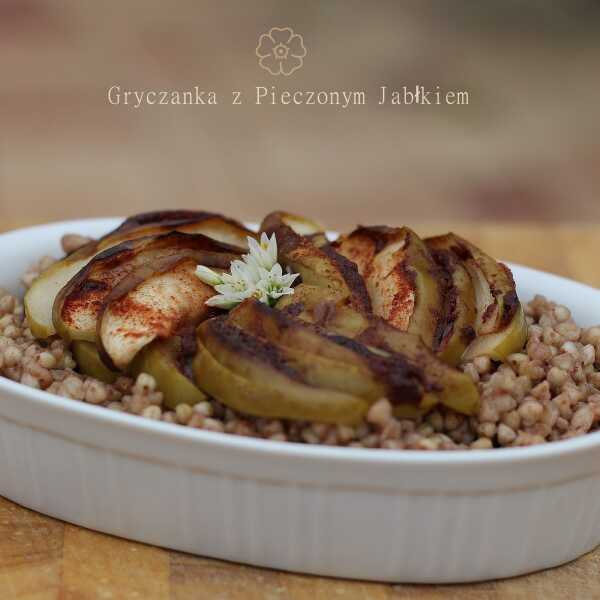 Rozgrzewająca Gryczanka z Pieczonym Jabłkiem / Buckwheat with Baked Apple (vegan)