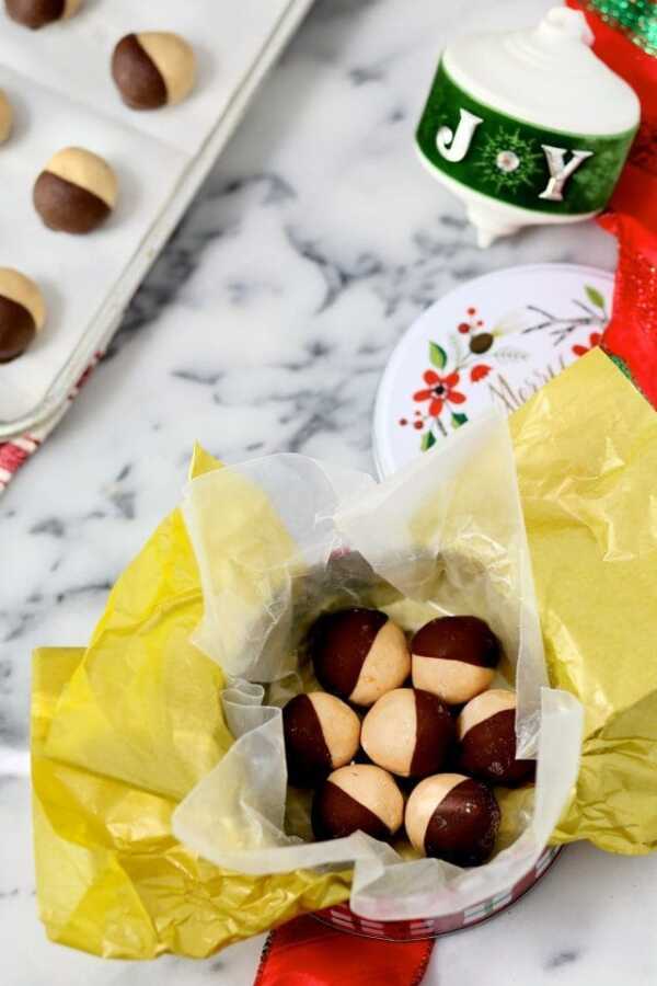 Mom’s Peanut Butter Balls + Hallmark #keepsakeit Holiday!