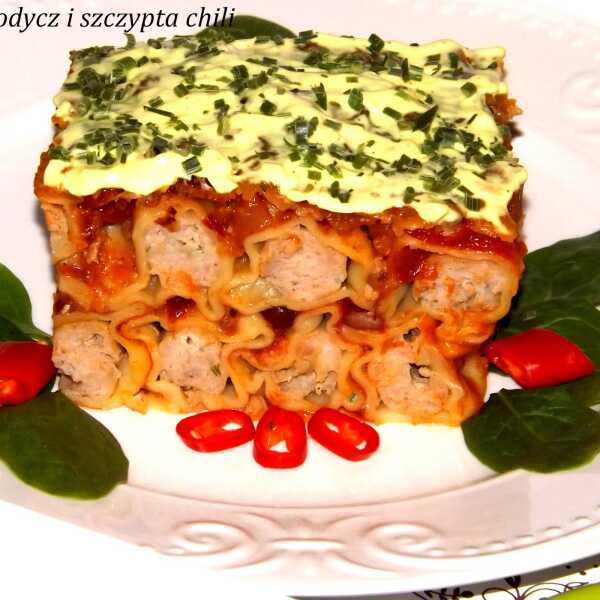 Cannelloni alla chili con carne .