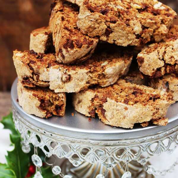 Biscotti piernikowe z orzechami