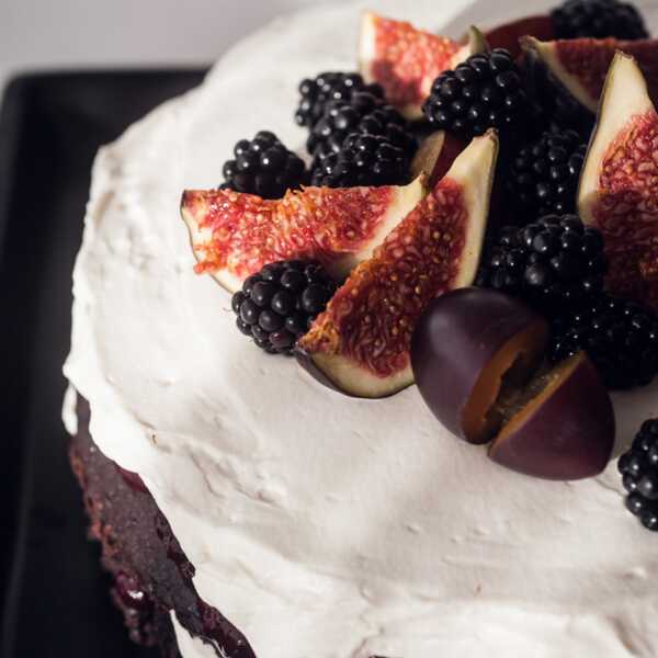 Najprostszy 'naked cake' (modny tort z minimalistycznym przybraniem)